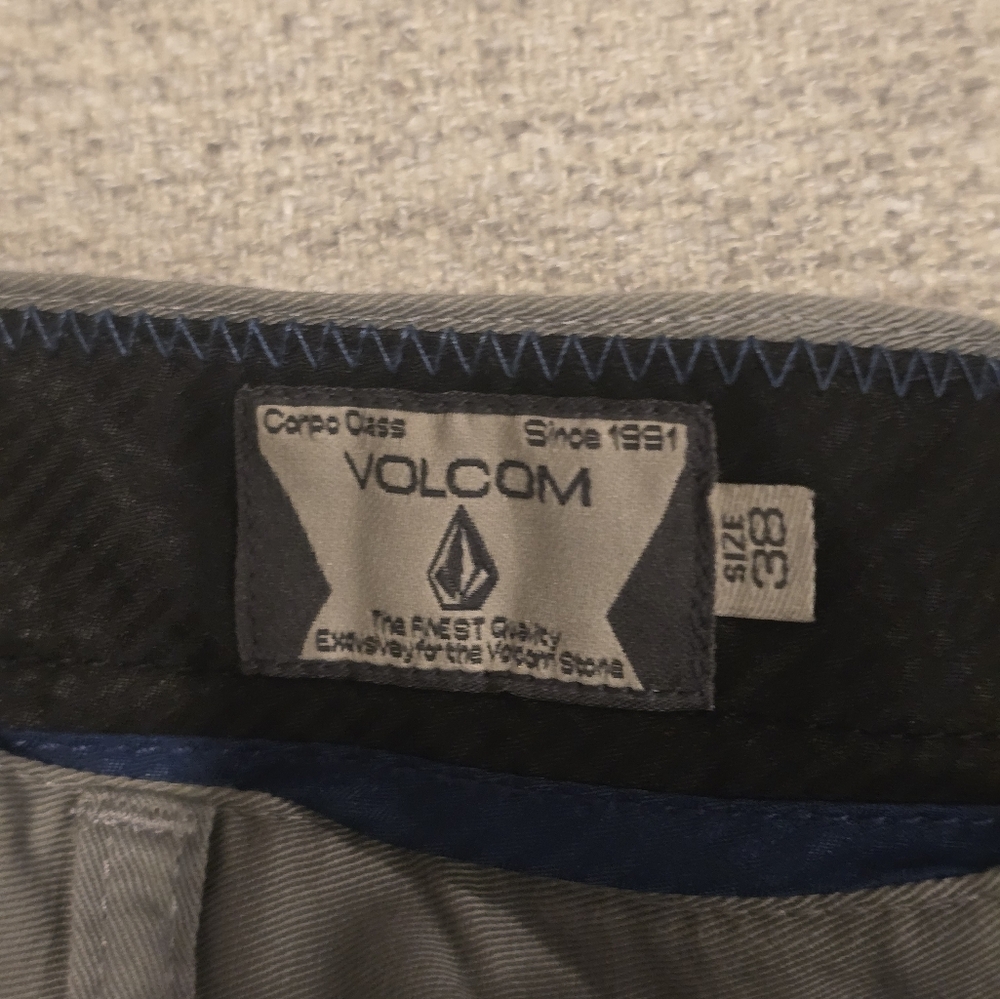 Volcom Size 38 - Picture 3 of 3